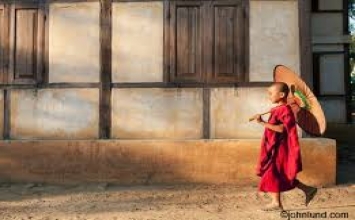 Người thấy chánh pháp là thấy ta